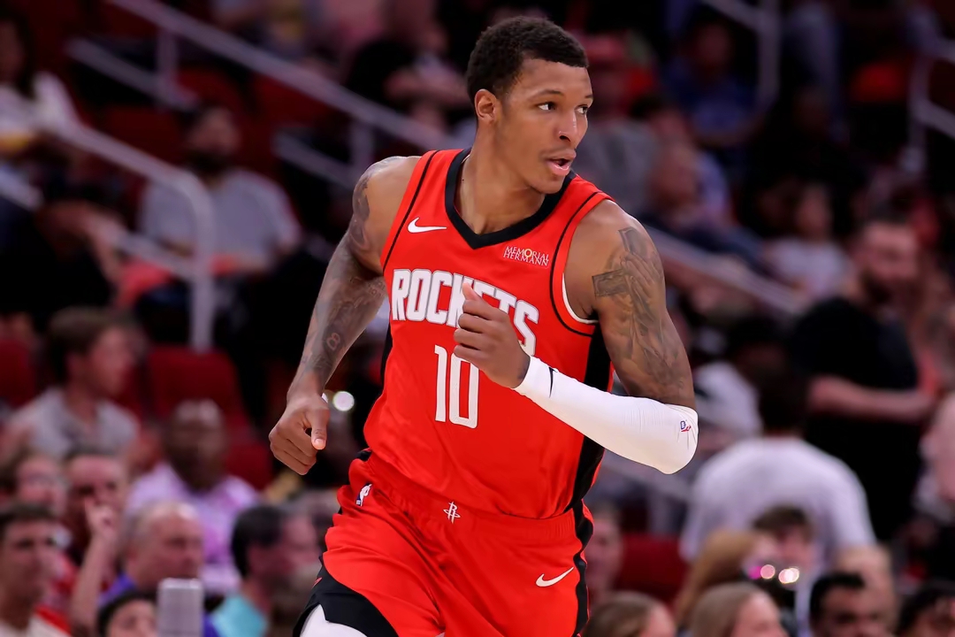 爱游戏体育投注平台包含休斯敦火箭迎德甲关键赛；赛后复出首秀；更衣室稳定；控场能力受关注的词条